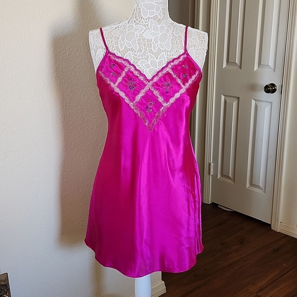 Val Mode Robe and Chemise Set Size Medium Quiet Luxury Chic Sexy